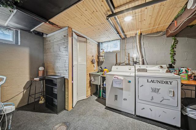 1525 Lee Street, Eau Claire, WI 54701