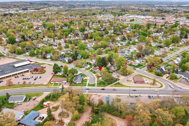 1525 Lee Street, Eau Claire, WI 54701