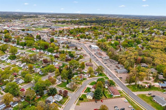 1525 Lee Street, Eau Claire, WI 54701
