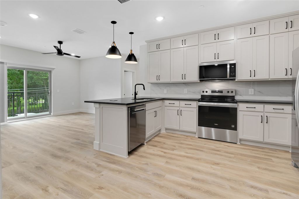 408 Foch Street 203, Fort Worth, TX 76107