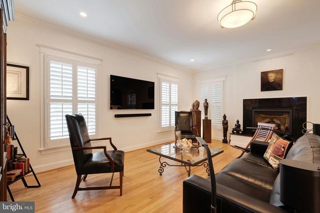 2807 1ST RD N, Arlington, VA 22201