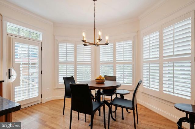 2807 1ST RD N, Arlington, VA 22201