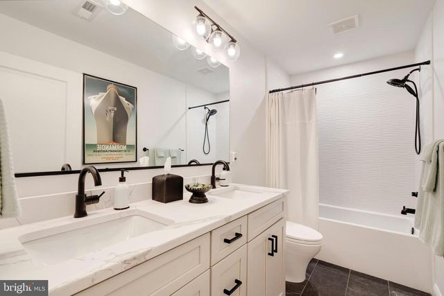 2807 1ST RD N, Arlington, VA 22201