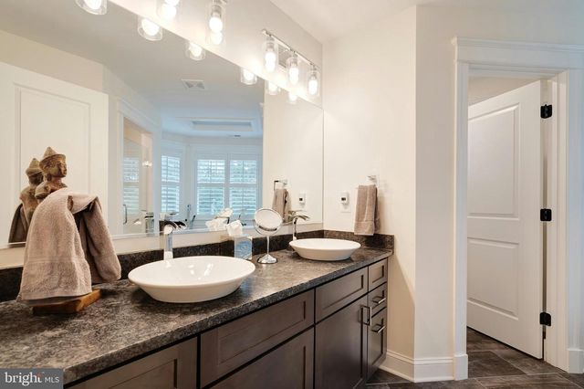 2807 1ST RD N, Arlington, VA 22201