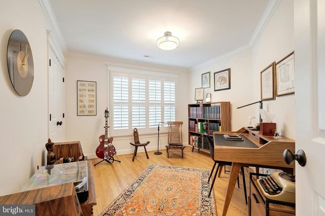 2807 1ST RD N, Arlington, VA 22201