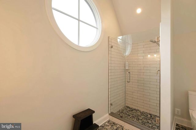 2807 1ST RD N, Arlington, VA 22201