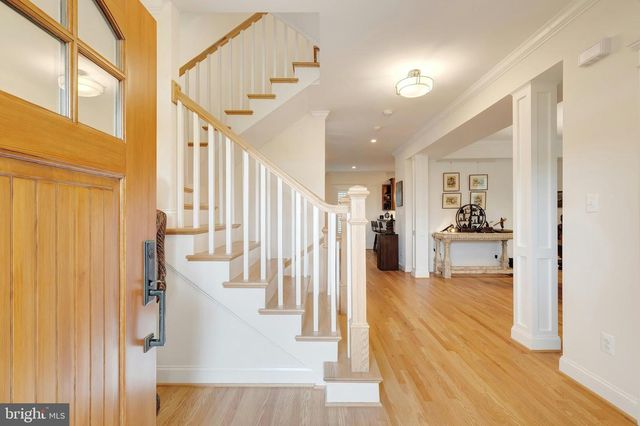 2807 1ST RD N, Arlington, VA 22201