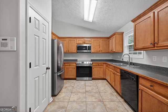 1758 Miller Springs Drive, Bethlehem, GA 30620