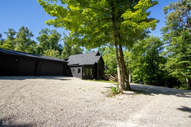 7811 Bean Blossom Road, Trafalgar, IN 46181