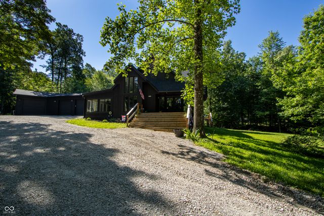 7811 Bean Blossom Road, Trafalgar, IN 46181