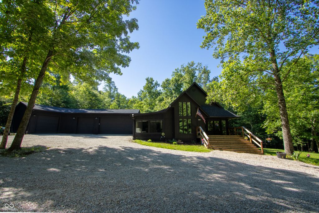 7811 Bean Blossom Road, Trafalgar, IN 46181