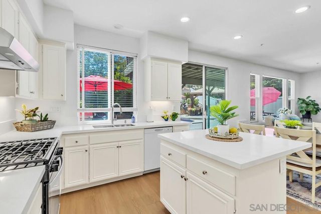 10836 Stoney Creek Ct., Santee, CA 92071