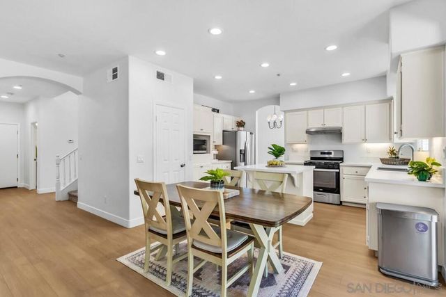 10836 Stoney Creek Ct., Santee, CA 92071