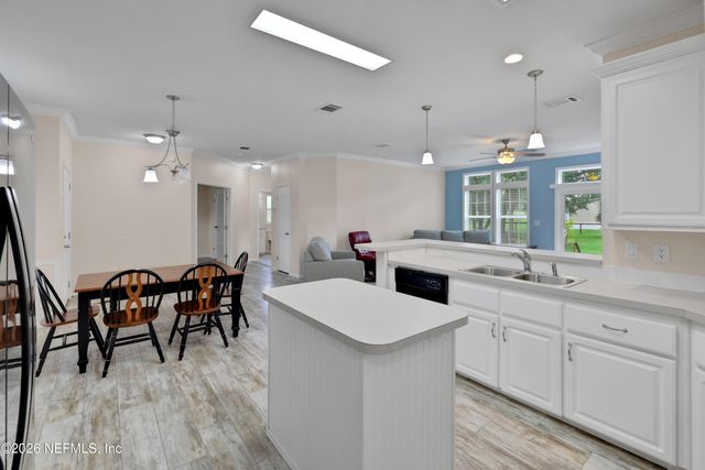 103 BARTER Drive, Satsuma, FL 32189