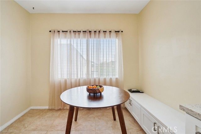 1015 S Mansfield Avenue, Los Angeles, CA 90019