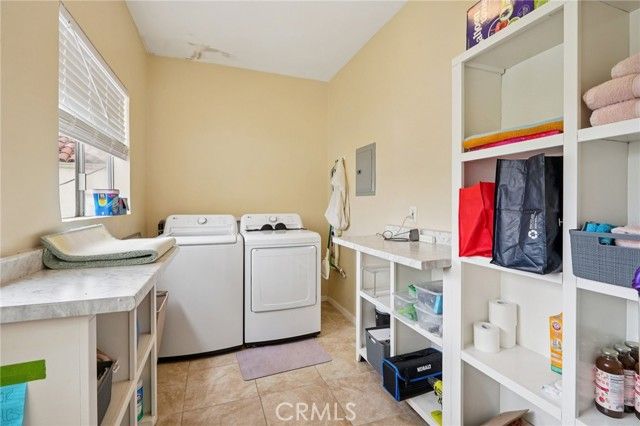 1015 S Mansfield Avenue, Los Angeles, CA 90019