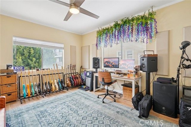 1015 S Mansfield Avenue, Los Angeles, CA 90019