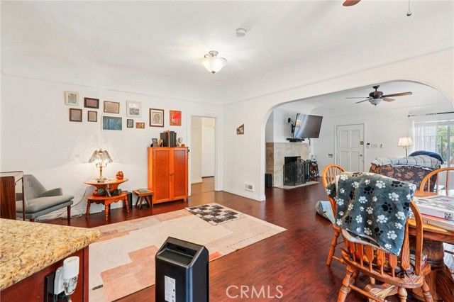 1015 S Mansfield Avenue, Los Angeles, CA 90019