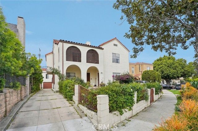 1015 S Mansfield Avenue, Los Angeles, CA 90019