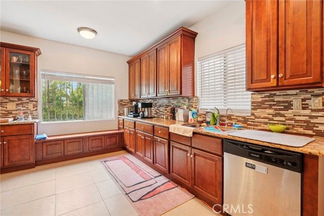 1015 S Mansfield Avenue, Los Angeles, CA 90019