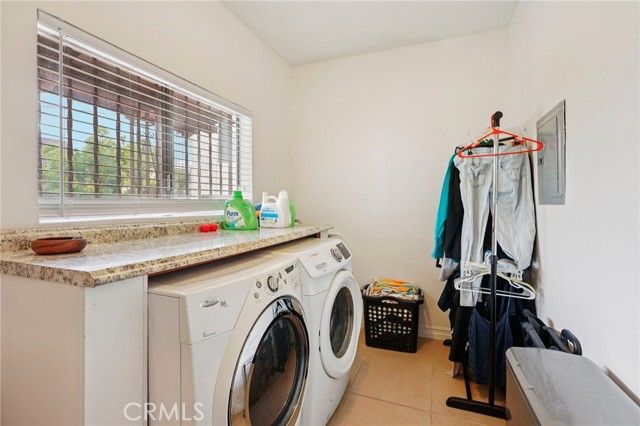 1015 S Mansfield Avenue, Los Angeles, CA 90019