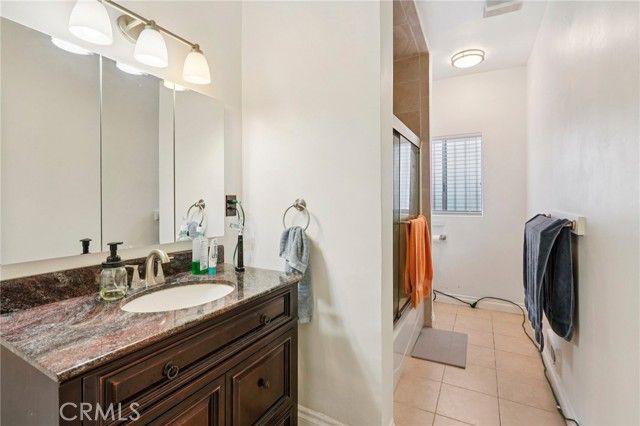 1015 S Mansfield Avenue, Los Angeles, CA 90019