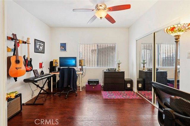 1015 S Mansfield Avenue, Los Angeles, CA 90019