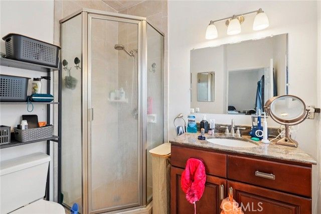 1015 S Mansfield Avenue, Los Angeles, CA 90019