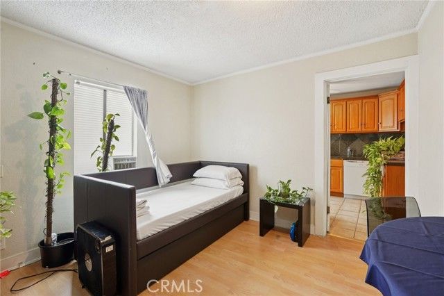 1015 S Mansfield Avenue, Los Angeles, CA 90019