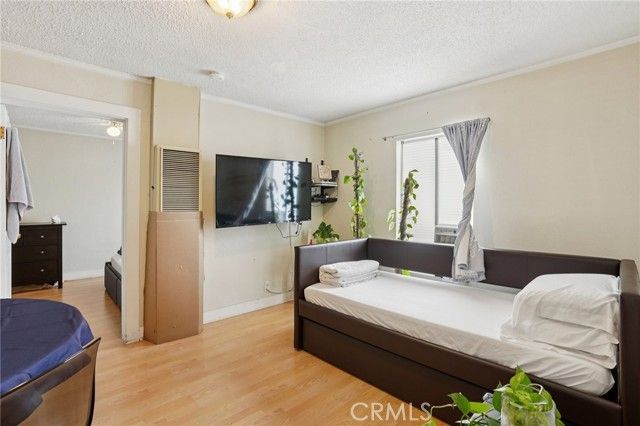 1015 S Mansfield Avenue, Los Angeles, CA 90019