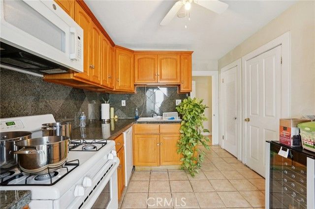 1015 S Mansfield Avenue, Los Angeles, CA 90019