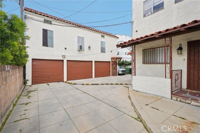 1015 S Mansfield Avenue, Los Angeles, CA 90019