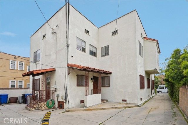 1015 S Mansfield Avenue, Los Angeles, CA 90019