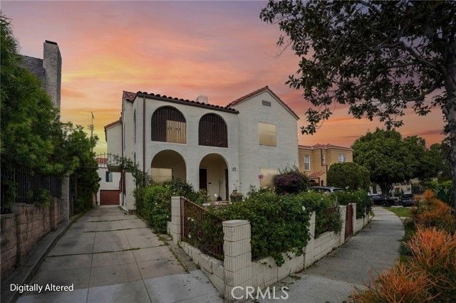 1015 S Mansfield Avenue, Los Angeles, CA 90019