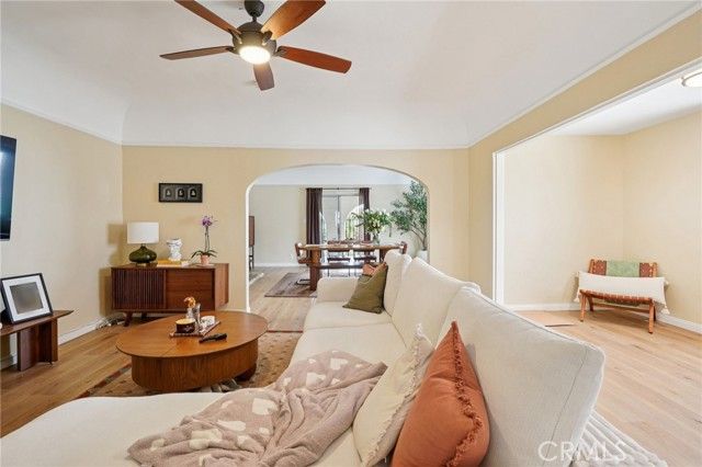 1015 S Mansfield Avenue, Los Angeles, CA 90019