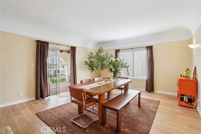 1015 S Mansfield Avenue, Los Angeles, CA 90019