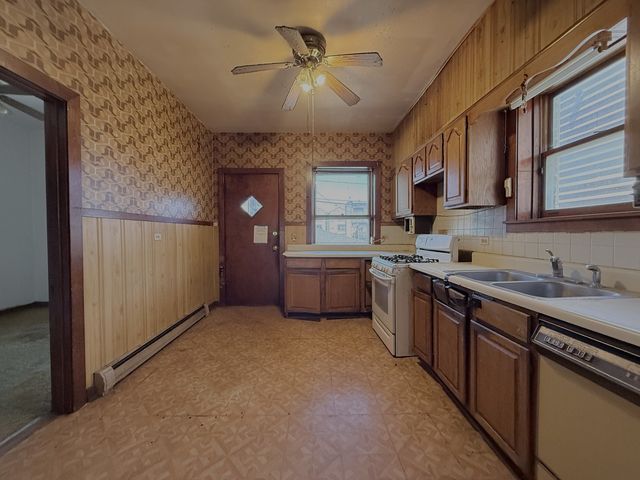4818 W Jackson Boulevard, Chicago, IL 60644