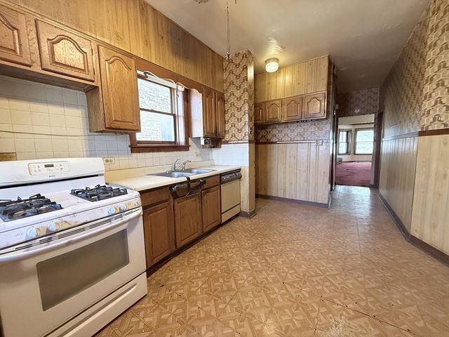 4818 W Jackson Boulevard, Chicago, IL 60644