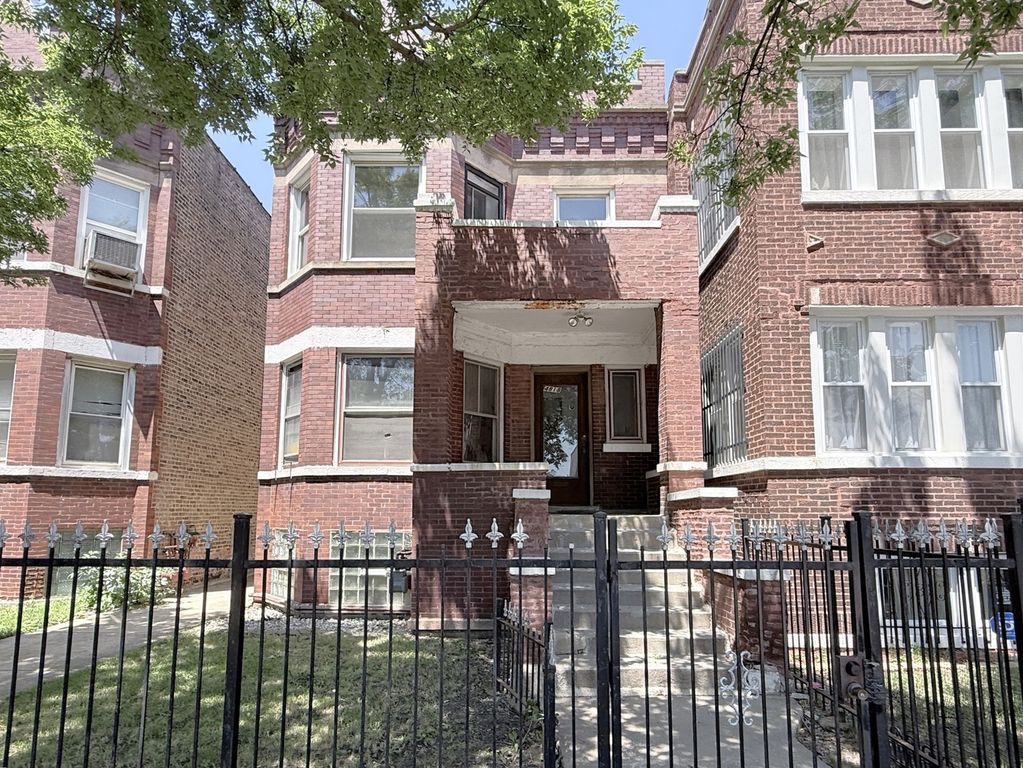 4818 W Jackson Boulevard, Chicago, IL 60644