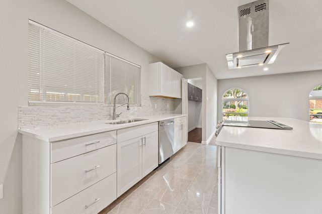 4824 Wheeler Drive, The Colony, TX 75056