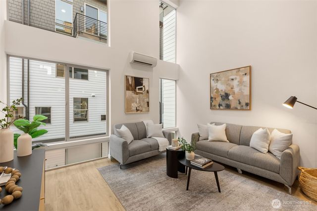 4420 Midvale Avenue N, Seattle, WA 98103