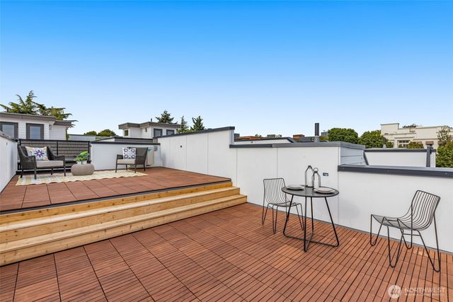 4420 Midvale Avenue N, Seattle, WA 98103
