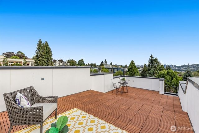 4420 Midvale Avenue N, Seattle, WA 98103