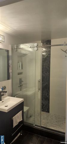 555 North Avenue 11E, Fort Lee, NJ 07024