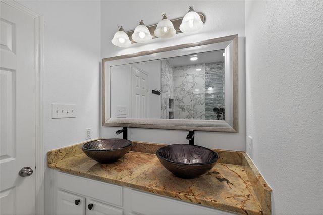 1314 Glenwood Canyon Lane, Houston, TX 77077