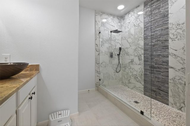 1314 Glenwood Canyon Lane, Houston, TX 77077