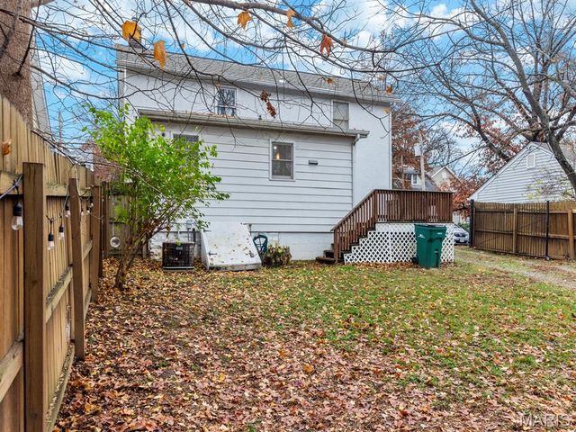 22 N Iola Drive, St Louis, MO 63119