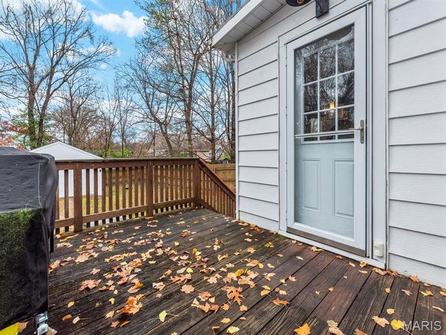 22 N Iola Drive, St Louis, MO 63119