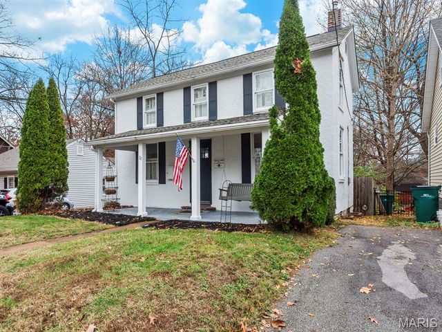 22 N Iola Drive, St Louis, MO 63119