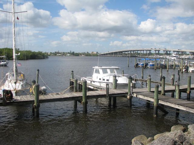 2600 S Kanner Highway W8, Stuart, FL 34994